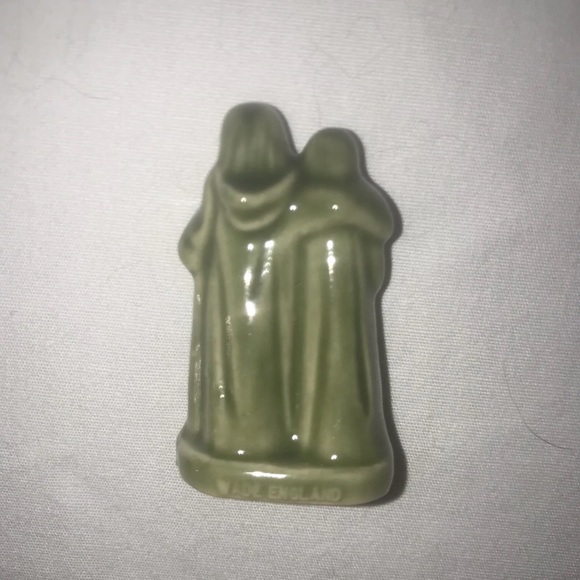 Wade’s Figurines - Mary & Joseph Porcelain Miniatures. Excellent Condition! - Picture 2 of 2